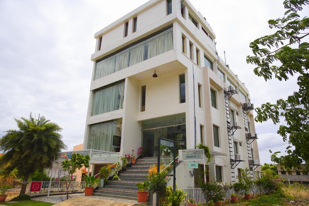 Hotel Highnest Singapperumalkovil Exterior photo