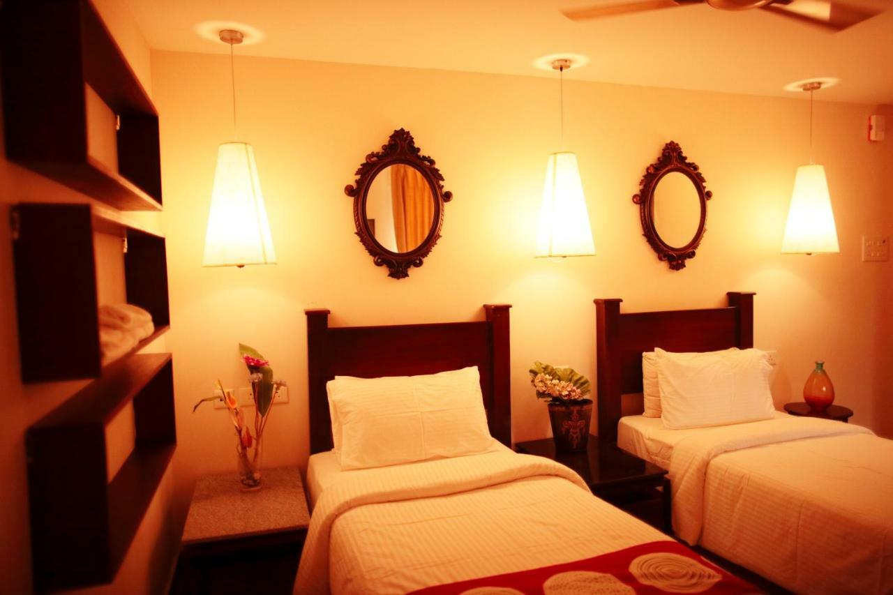 Hotel Highnest Singapperumalkovil Exterior photo